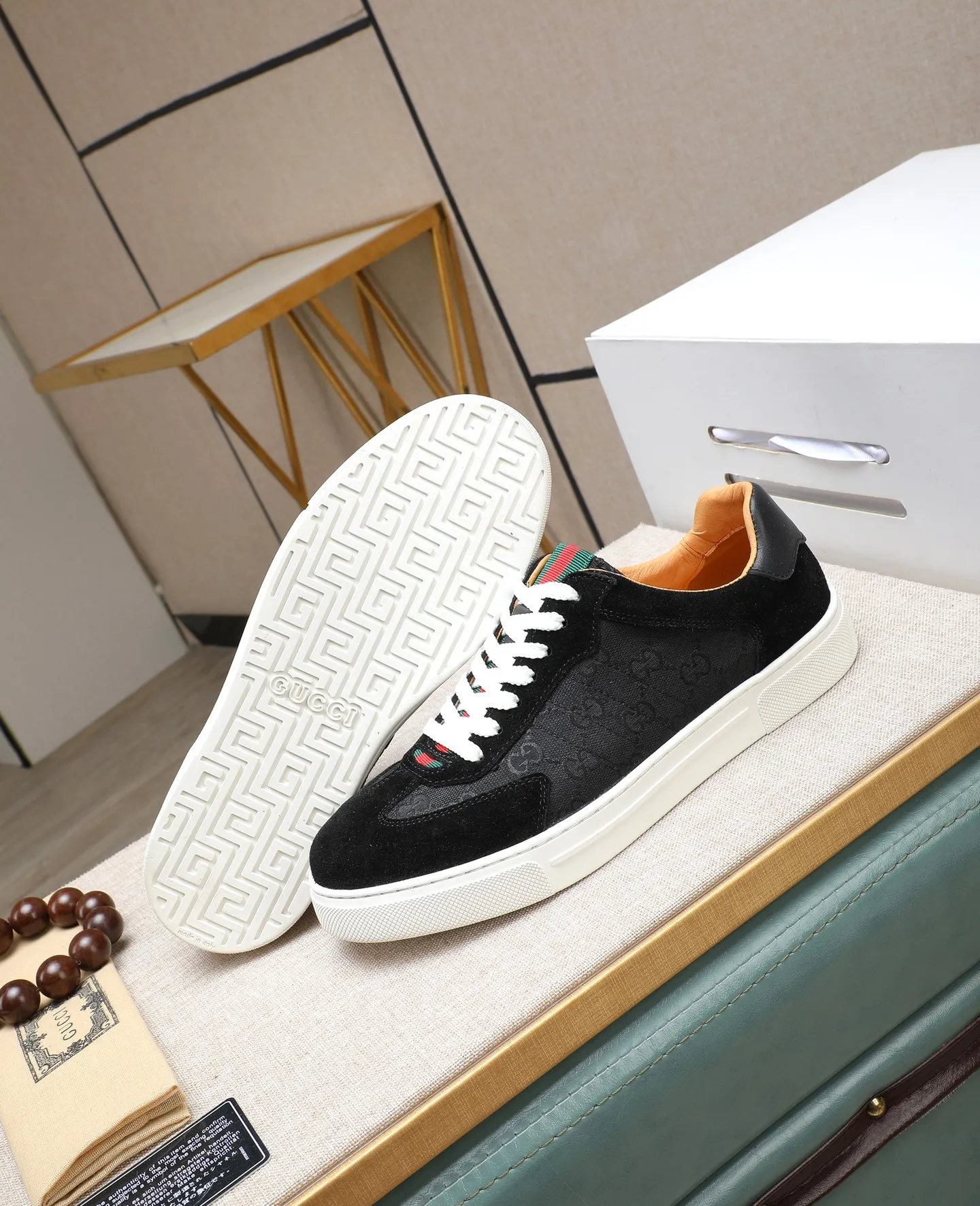 Men's shoes 💰400 GUCCI🔍🔍The latest models are on sale at the same time at the counter. Original calfskin imported from Italy, genuine leather lining, (high-end, extravagant, and classy) with exquisite workmanship. Soles: Original soles specially provided by the original factory. ⚠Exclusive double-layer movable molded soles are super comfortable⚠. Photos of the real thing🎬The real thing is better🔍🔍"High quality·Follow the order" Code number 38-44